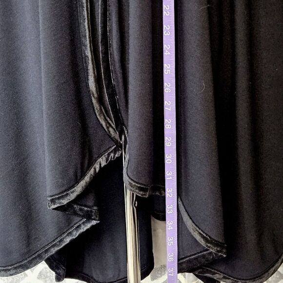 Vintage Amanda Smith Wool Blend Black Velvet Trim Wrap Classic Style Knit Cape - Picture 9 of 9